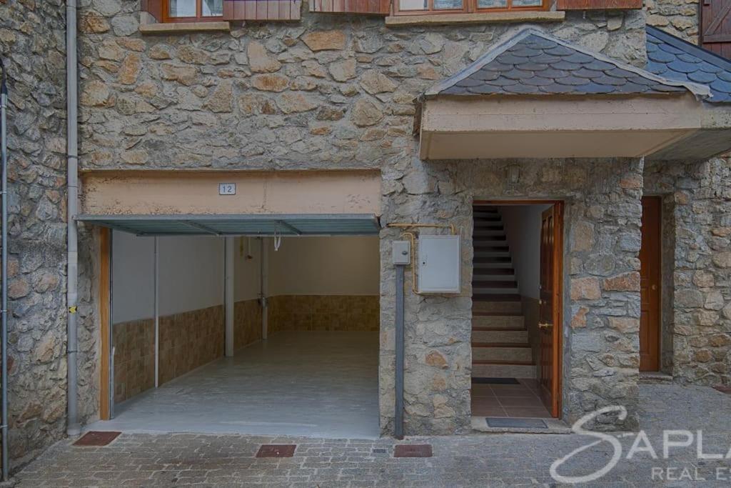 Saplan Real Estate Pensaueth Villa Salardú Kültér fotó
