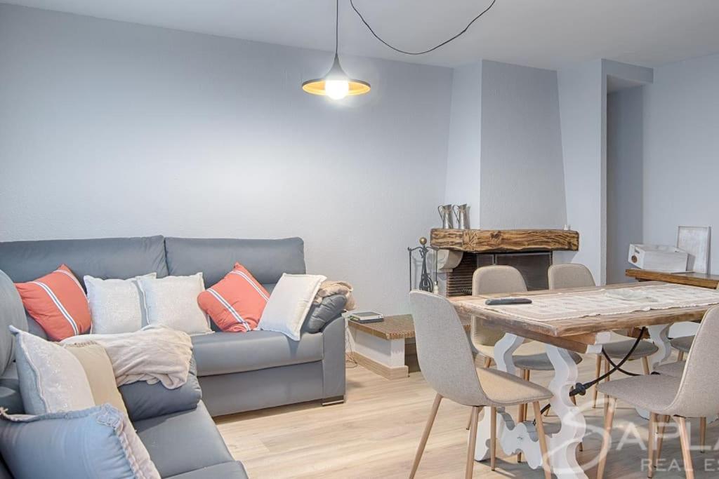 Saplan Real Estate Pensaueth Villa Salardú Kültér fotó