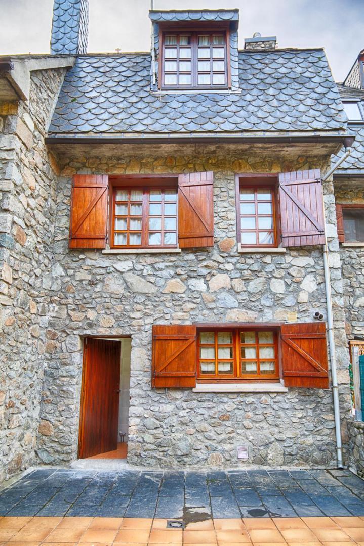Saplan Real Estate Pensaueth Villa Salardú Kültér fotó
